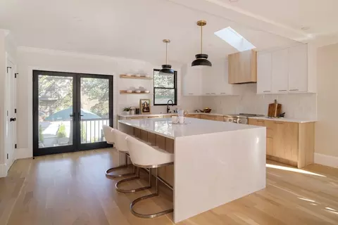 133 Fayerweather St #133, Cambridge, MA 02138