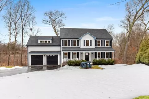 69 Forest St, Middleton, MA 01949