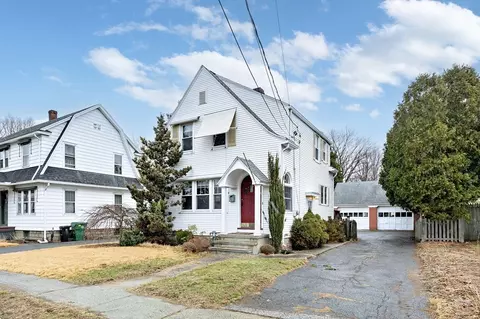 35 Dresser Ave, Chicopee, MA 01013