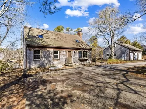 1094 County Rd, Bourne, MA 02532
