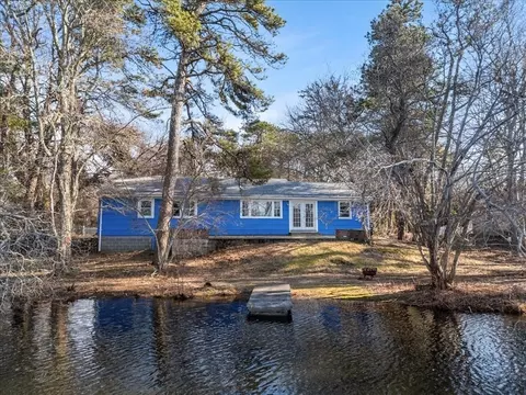 365 Phinneys Ln, Centerville, MA 02632 photo 2