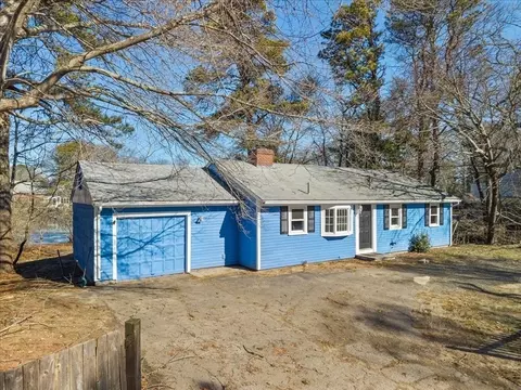 365 Phinneys Ln, Centerville, MA 02632 photo 3