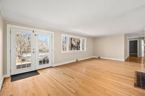 365 Phinneys Ln, Centerville, MA 02632 photo 6