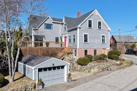 8 Linden St, Marblehead, MA 01945