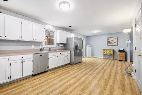 4 Hillside Dr, Sutton, MA 01590 photo 3