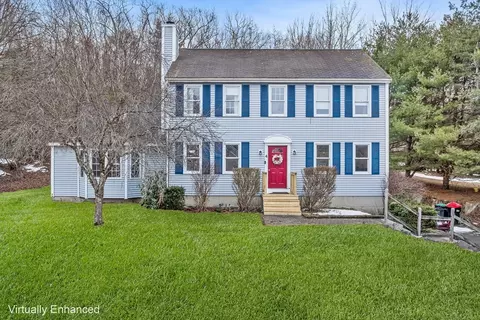 4 Hillside Dr, Sutton, MA 01590