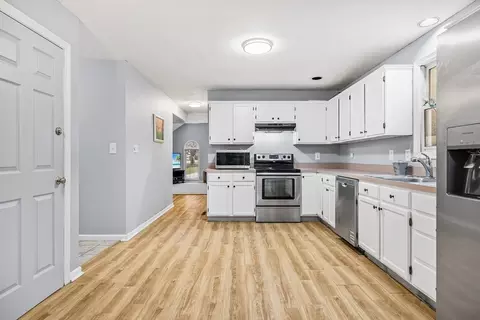 4 Hillside Dr, Sutton, MA 01590 photo 4