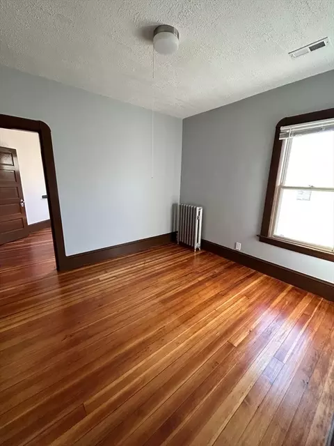 40 Orchard St, Chicopee, MA 01013 photo 12
