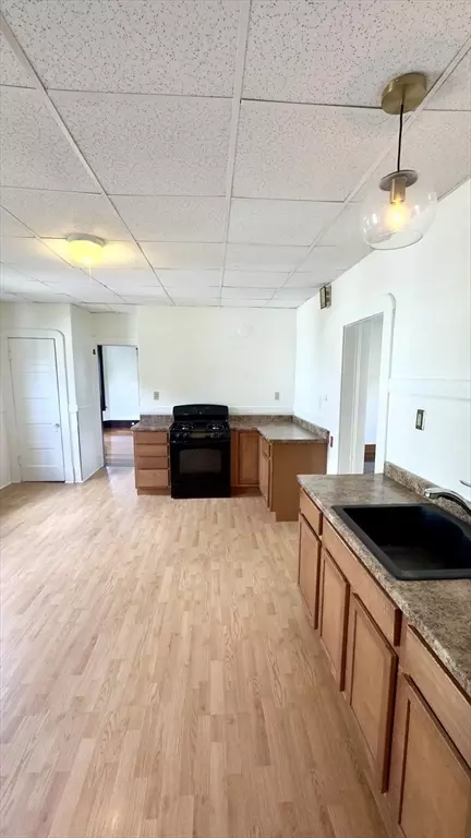 40 Orchard St, Chicopee, MA 01013 photo 21