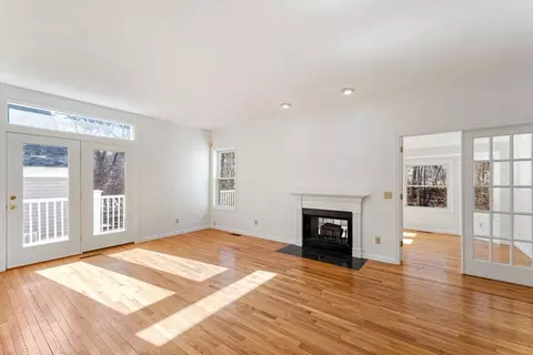 11 Maple Ridge Dr #11, Burlington, MA 01803