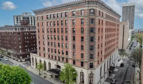140 Chestnut St #407, Springfield, MA 01103