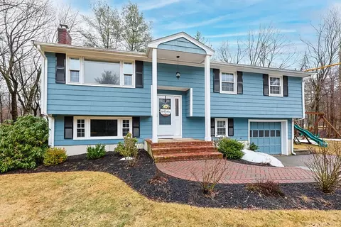 5 Jackson Dr, Walpole, MA 02071