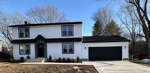 65 Hendom Dr, Agawam, MA 01001