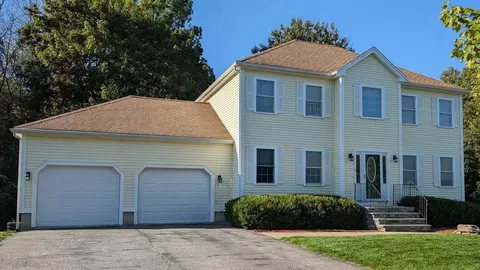 76 Karens Way, Raynham, MA 02767