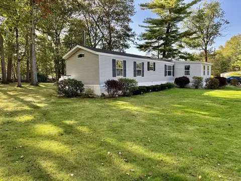 56 Nelson St, Salem, NH 03079