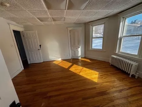 15 Edward St, Worcester, MA 01605 photo 4