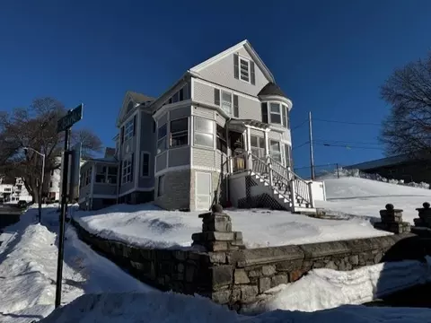 15 Edward St, Worcester, MA 01605