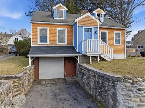14 Bellevue Ave, Ware, MA 01082 photo 2