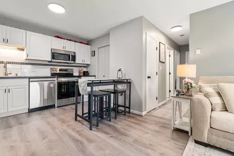 8 Lafayette Park #7, Lynn, MA 01902