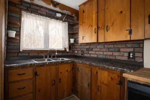 5 Crosby St, Webster, MA 01570 photo 6