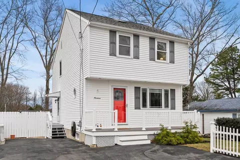 19 Overlook Rd, Holbrook, MA 02343