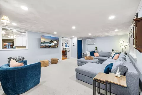 Living - 24 Smith Ave, Reading, MA 01867 photo 4 of 4