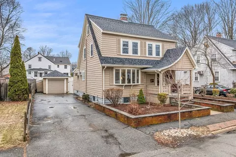 Exterior - 24 Smith Ave, Reading, MA 01867 photo 2 of 5