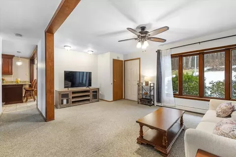 Living - 27 Mumford Rd, Sutton, MA 01590 photo 2 of 3