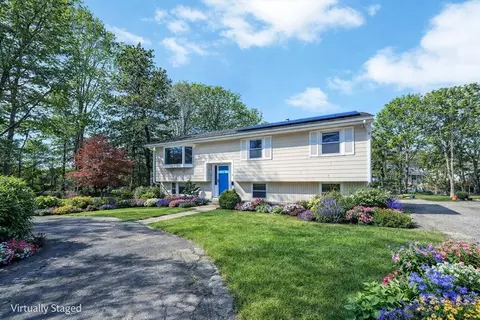 27 Madeline Rd, Falmouth, MA 02536