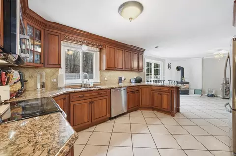 1173 E Mountain Rd, Westfield, MA 01085 photo 11