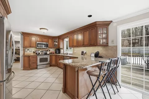 1173 E Mountain Rd, Westfield, MA 01085 photo 10