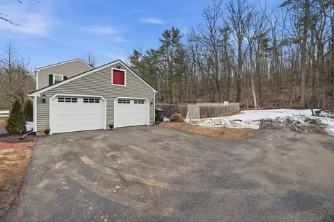 1173 E Mountain Rd, Westfield, MA 01085 photo 2