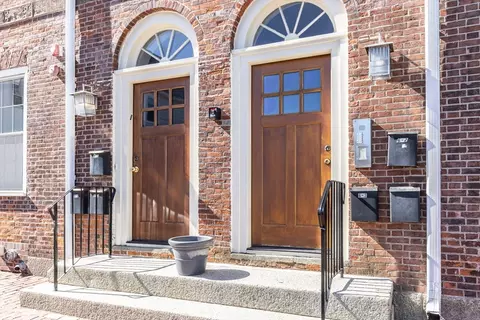 8 Union St #1, Salem, MA 01970