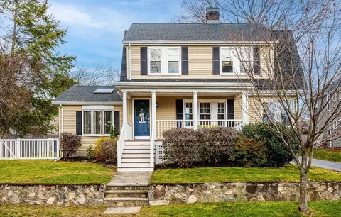 89 Grand St, Reading, MA 01867