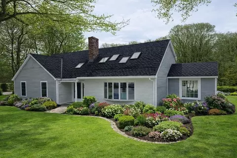 576 Grove St, Framingham, MA 01701