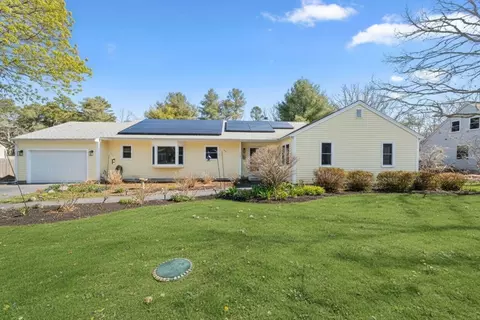 11 Watson Dr, Mashpee, MA 02649