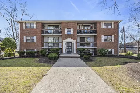 1 Centre St #11, Canton, MA 02021