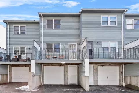 5257 Washington St #5257, West Roxbury, MA 02132