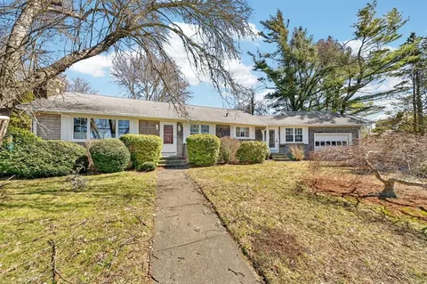 788 Dartmouth St, Dartmouth, MA 02748