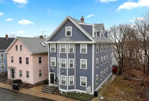 51 Vale St #1, Boston, MA 02119