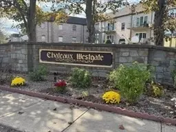 114 Oak Ln #11, Brockton, MA 02301