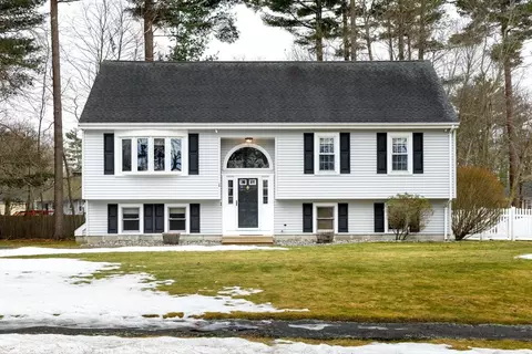 1 Spring St, Douglas, MA 01516