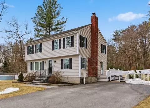 187 Pike St, Tewksbury, MA 01876