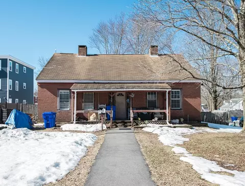 160 Bay St, Taunton, MA 02780