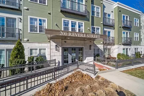 200 Revere St #4104, Canton, MA 02021
