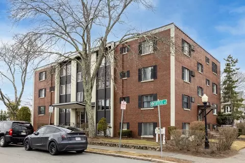50 Tuttle St #12, Wakefield, MA 01880