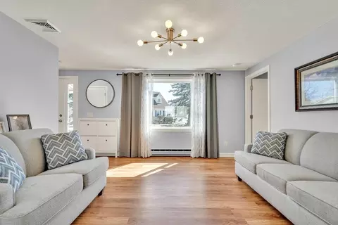 10 Gately Dr, Woburn, MA 01801