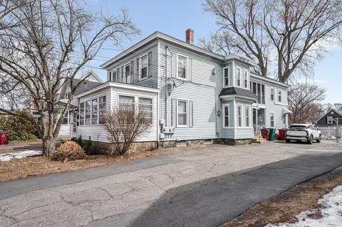 81 Fourth Ave, Lowell, MA 01854