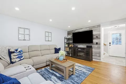 33 Santoro Rd, Worcester, MA 01606 photo 12