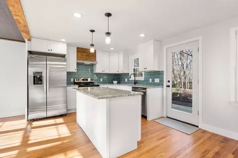 48 Beeler Ave, Chicopee, MA 01020 photo 4